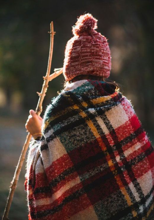 Вязаная одежда в скандинавском стиле: свитера и шапки с норвежским узором