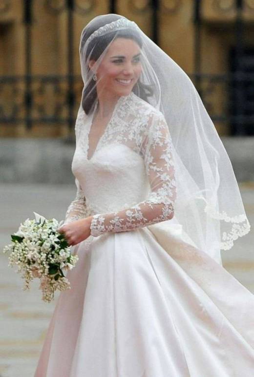 Кейт Миддлтон в свадебном платье от Alexander McQueen