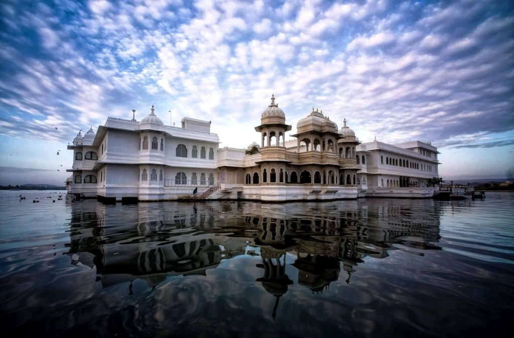 Отель Taj Lake Palace