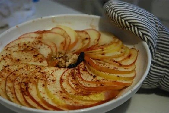 Яблоки в духовке