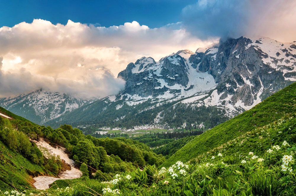 Горы Кавказа, ведущие к Черному морю
